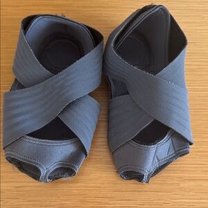 Nike Gray Crisscross Ballet Flats/ barre